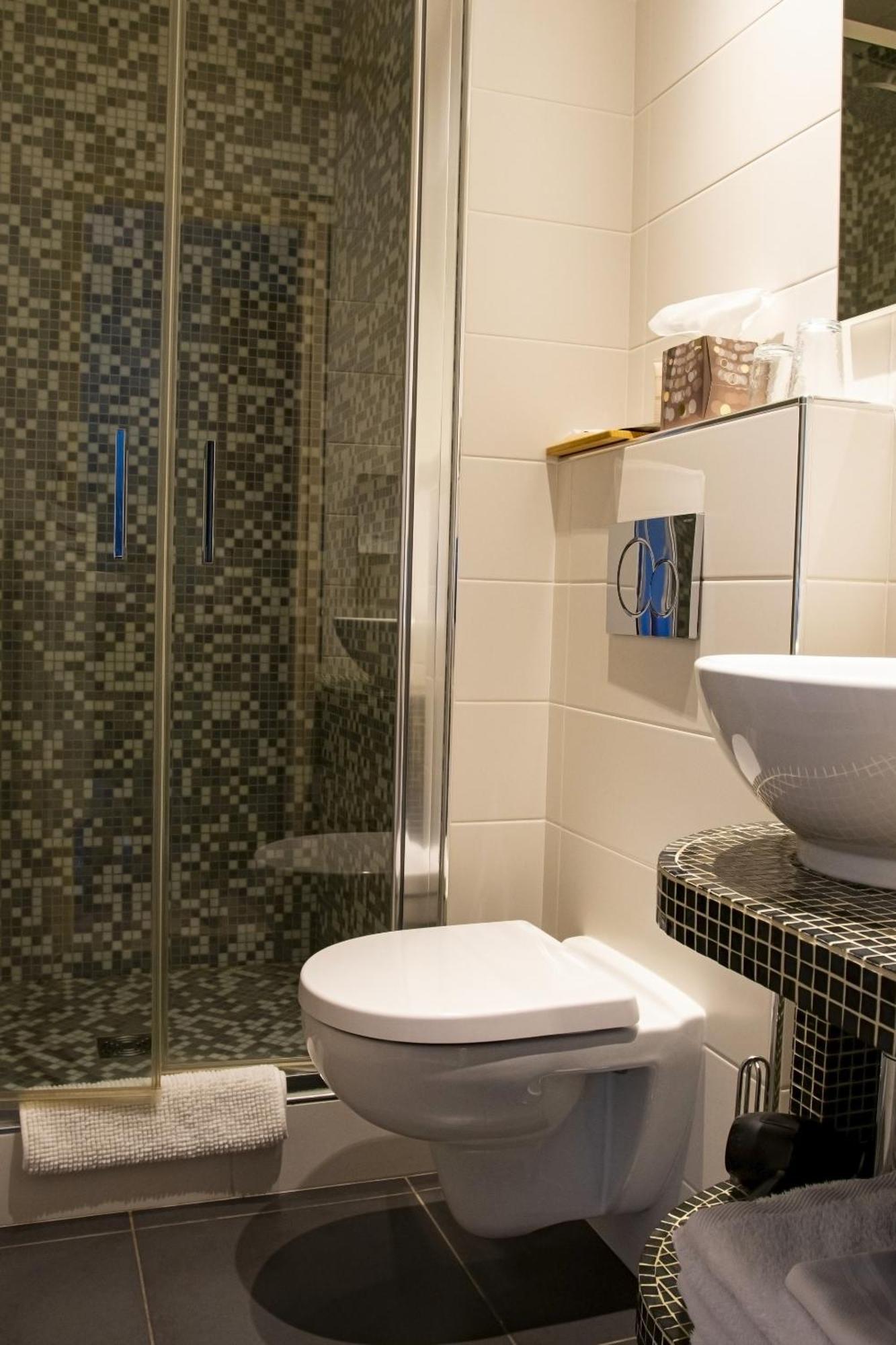 Le Terminus Hotel Турню Екстериор снимка
