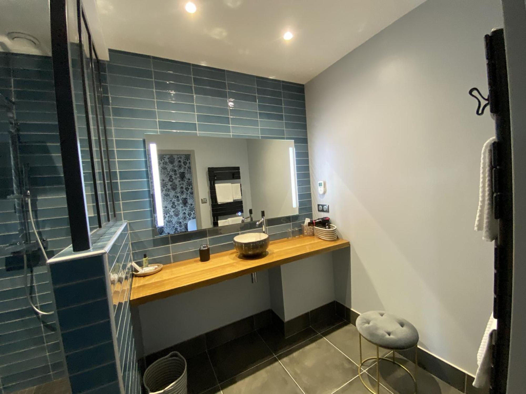 Le Terminus Hotel Турню Екстериор снимка